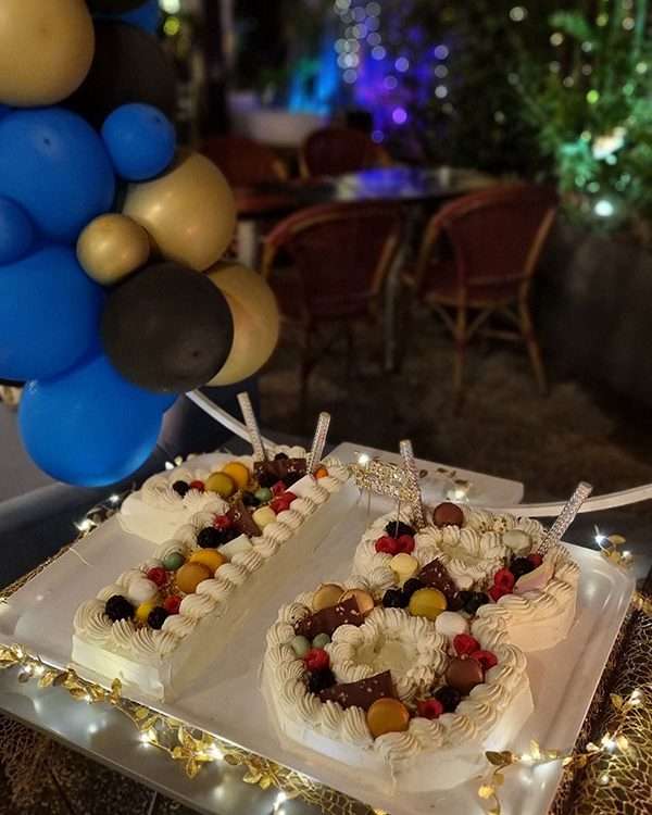 Taglio della torta festa 18 anni Roma