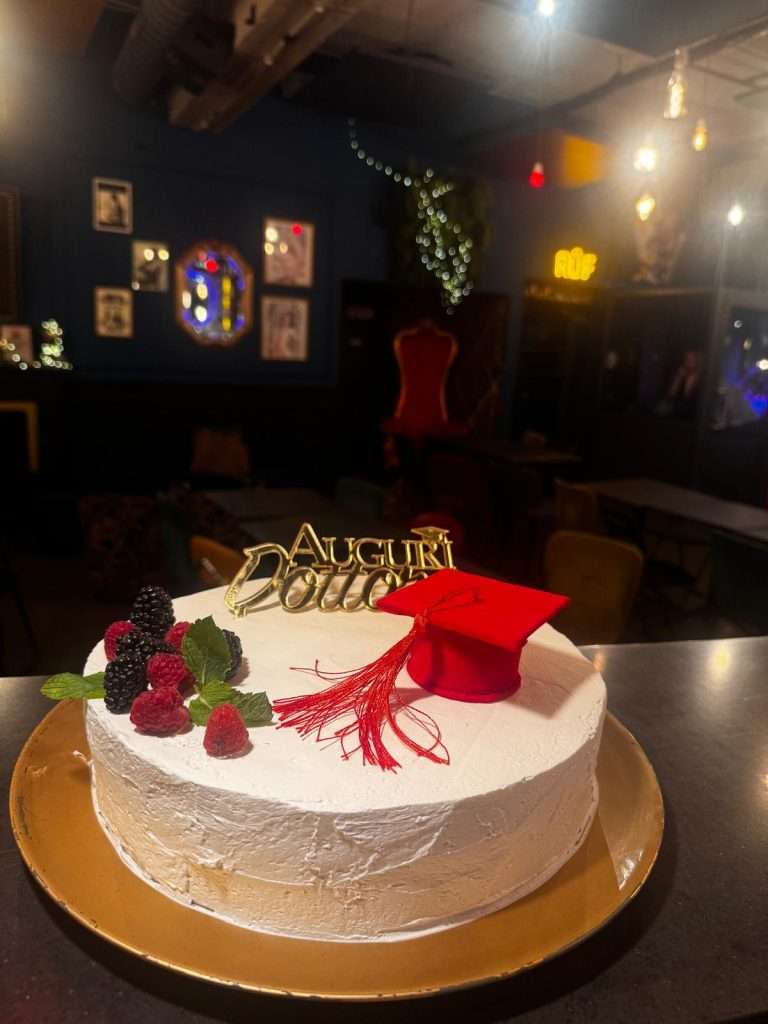 torta per fersta di laurea